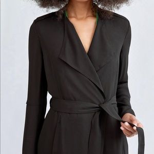 Aritzia Babaton Flowy Trench Coat XXS